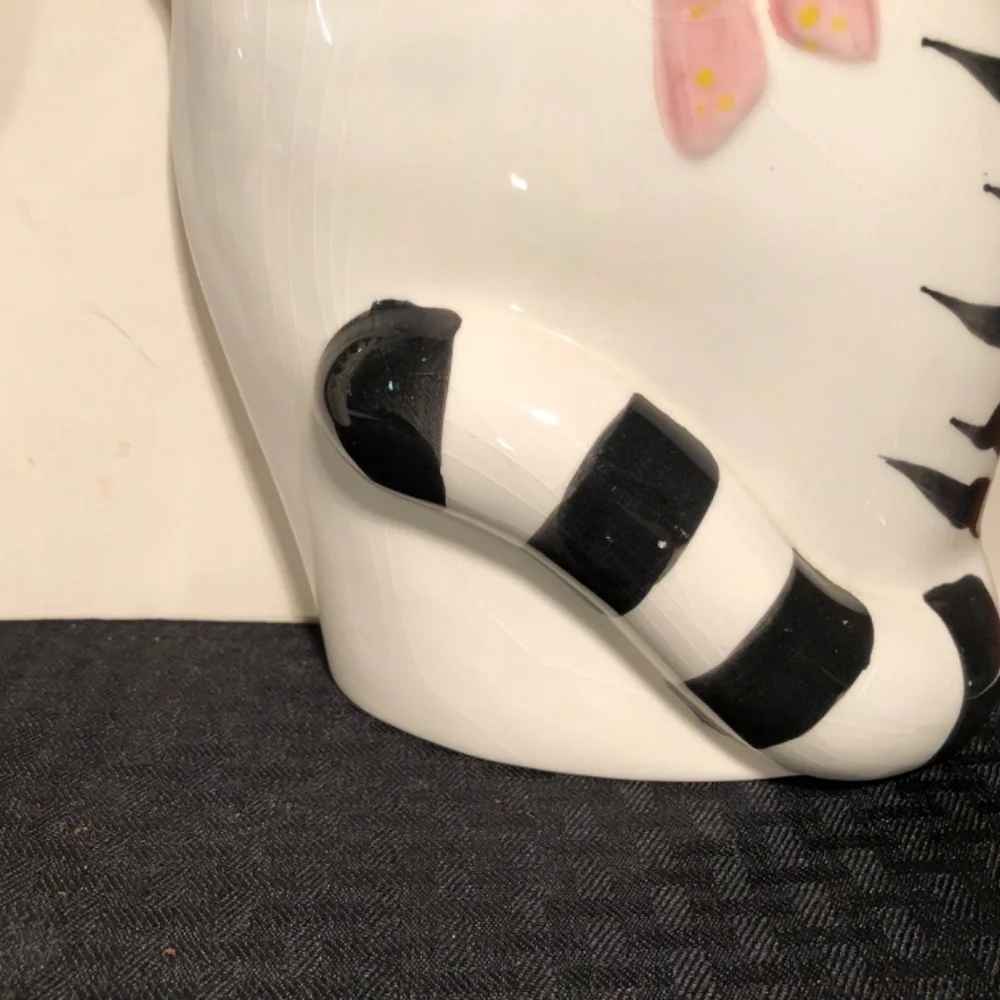 Big ! Set of 2 Vintage Cat 🐈 Figures black & white ceramic Super Cute